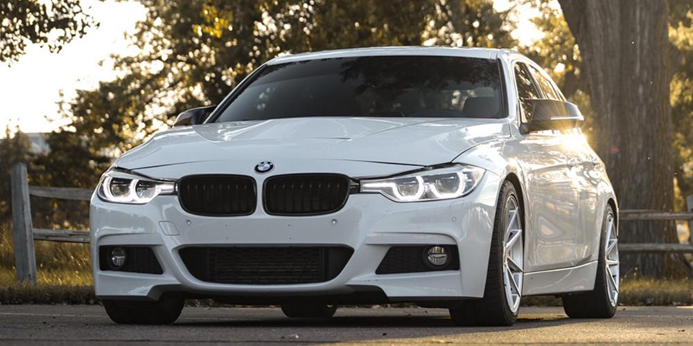 BMW 330i